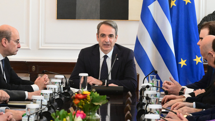 «Εκλογές τώρα, εν ώρα κρίσης; Θα αστειεύεστε!»: Ο Μητσοτάκης κόβει τα σενάρια για πρόωρες κάλπες