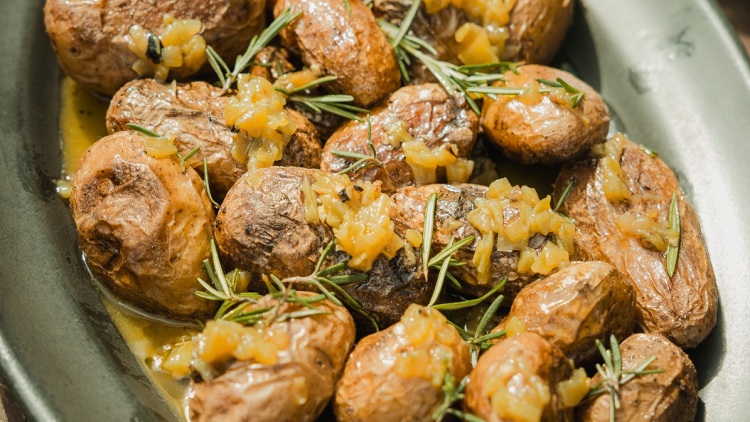 Baby πατάτες φούρνου με μυρωδικά
