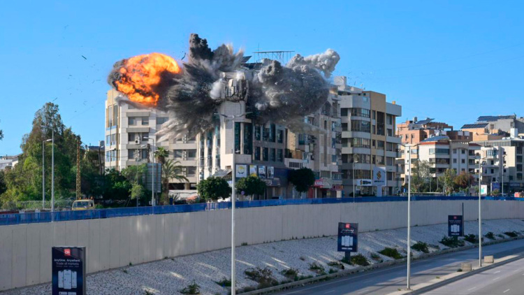 Χάος στη Βηρυτό: Ισραηλινός βομβαρδισμός σε κτήριο στη Ντάχια, ένοπλοι στους δρόμους και πυροβολισμοί, δείτε βίντεο