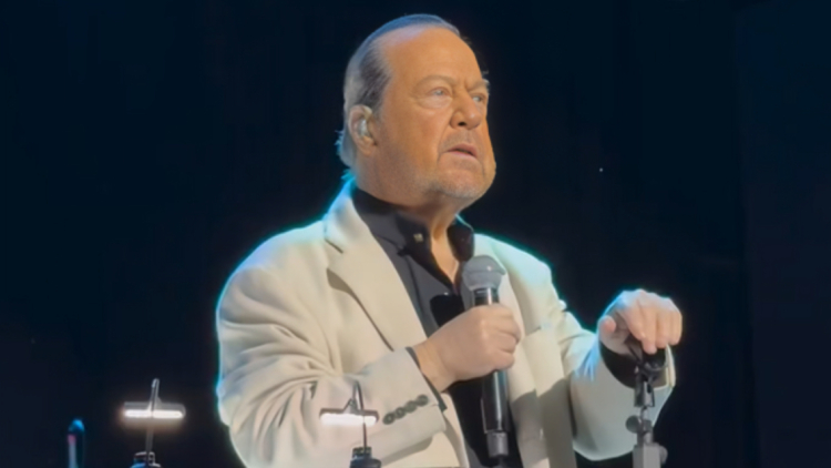 Γιάννης Πάριος: Η επί σκηνής αφιέρωση στη Μαρινέλλα - Ούτε το όνομά της δεν μπορώ να πω, δεν ξεχνιέται ποτέ