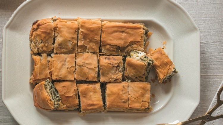 Πίτα με λάχανα περιβολίσια