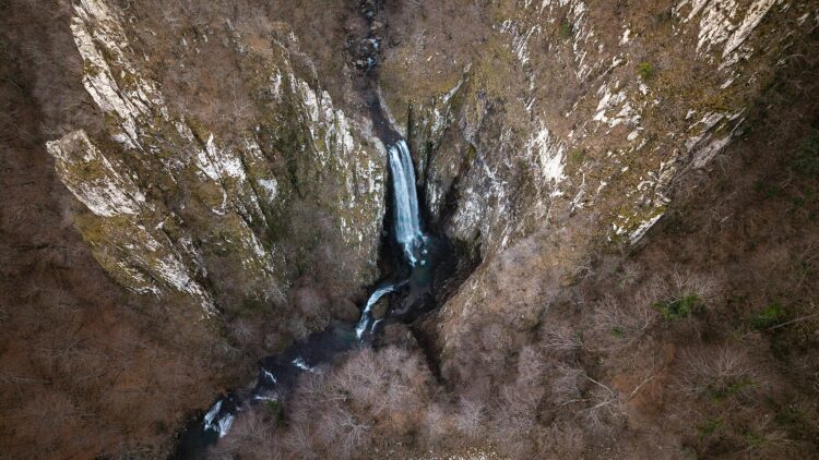 
Αποστολή στη Ροδόπη: Ανακαλύπτοντας τους καταρράκτες του Παρανεστίου σε δύο τροχούς