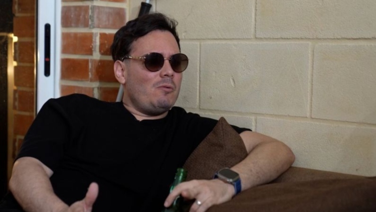 Ο influencer εγγονός του Φιντέλ Κάστρο προκαλεί με την χλιδάτη ζωή του και θέλει συμφωνία με τον Τραμπ για την Κούβα