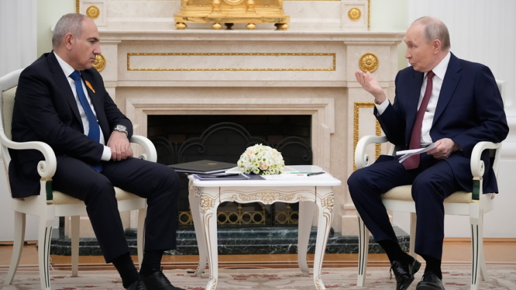 Η ένταξη της Αρμενίας στην ΕΕ είναι «απλούστατα αδύνατη», τόνισε ο Πούτιν στον Πασινιάν