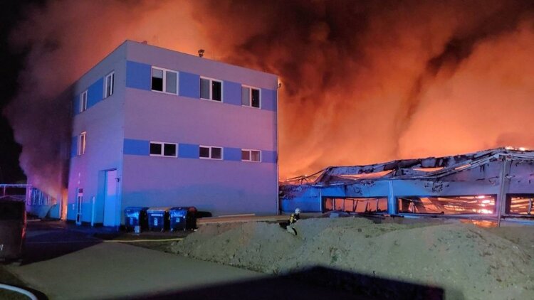 Δύο συλλήψεις για εμπρησμό τσεχικού εργοστασίου κατασκευής drone για την Ουκρανία, δείτε βίντεο