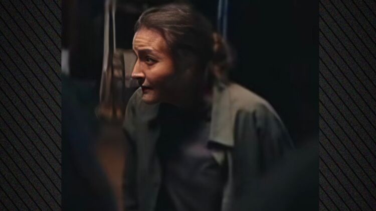 Η σκηνή στο «Γιατί ρε πατέρα» που έγινε viral: Με προκλητικά ρούχα είμαι τσ@@λα, με τα σεμνά δεν είμαι θηλυκιά