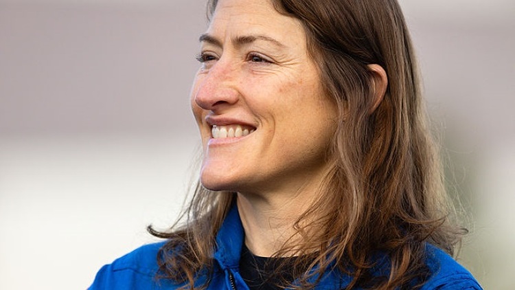 Ποια είναι η πρώτη γυναίκα που θα ταξιδέψει στη Σελήνη - Το ρεκόρ που έχει σπάσει παλαιότερα