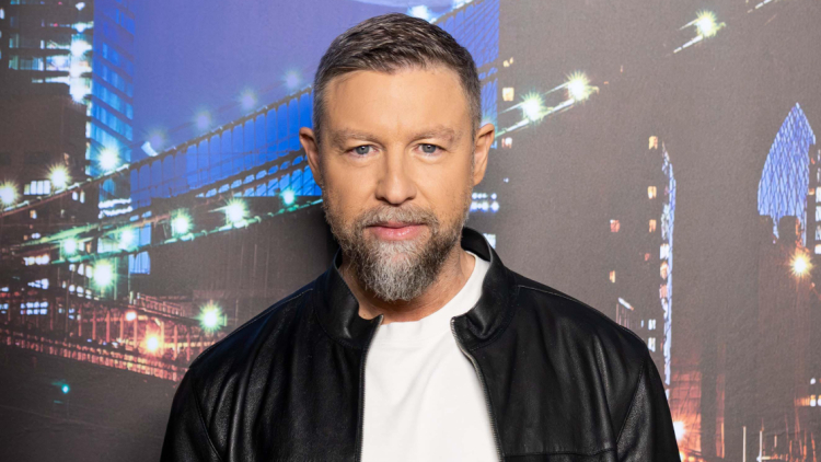 Γιάννης Βαρδής για τον πατέρα του: Ο κόσμος έβλεπε έναν μετρημένο άνθρωπο, λίγο πιο αυστηρό, αλλά είχε τρομερό χιούμορ