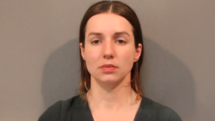 Άγριο έγκλημα στις ΗΠΑ: 30χρονη έστησε ενέδρα με μασάζ στον πατέρα των παιδιών της πριν τον εκτελέσει, σκότωσε με 20 σφαίρες τα πεθερικά της