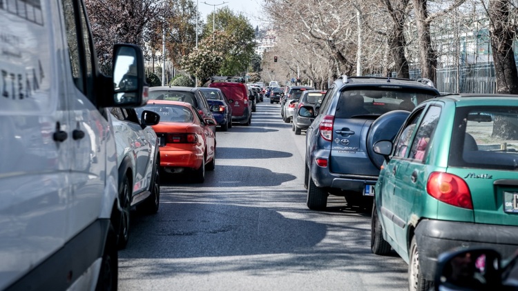 Απίστευτη απάτη στη Θεσσαλονίκη: 38χρονος έβαλε πλαστά QR Code σε σημεία ελεγχόμενης στάθμευσης και έπαιρνε τα χρήματα