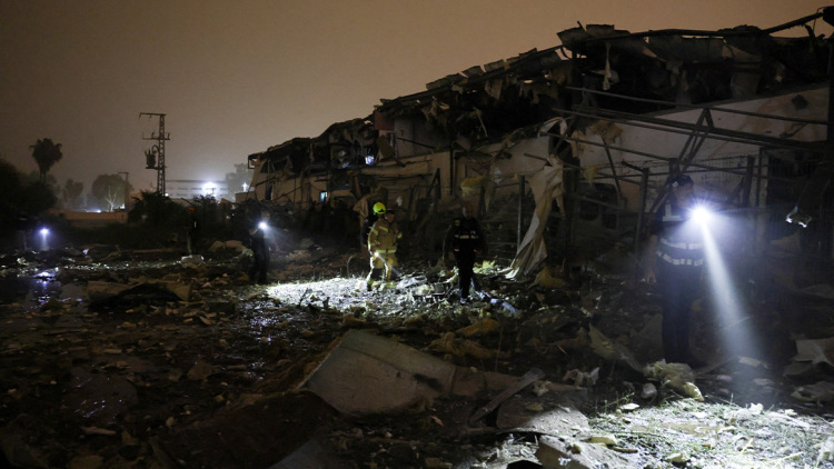 Φρουροί της Επανάστασης: Χτυπήσαμε data centers της Oracle και της Amazon σε Ντουμπάι και Μπαχρέιν - Κάντε συμφωνία πριν είναι αργά, προειδοποιεί ο Τραμπ