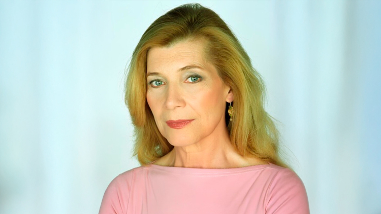 Αιμιλία Υψηλάντη: Ανασύρει μνήμες από το παρελθόν της σε έναν θεατρικό μονόλογο