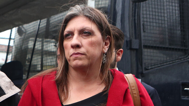 Δήλωσε αποχή η πρόεδρος του δικαστηρίου στη δίκη για τα βίντεο στα Τέμπη λόγω της συμπεριφοράς της Κωνσταντοπούλου: «Έχω δεχθεί πολλές προσβολές»