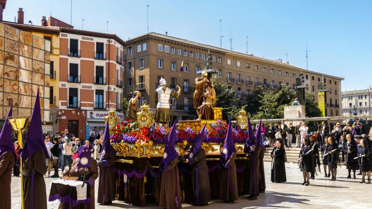 Πέντε εντυπωσιακά πασχαλινά έθιμα από τον κόσμο, που ίσως δεν γνωρίζατε