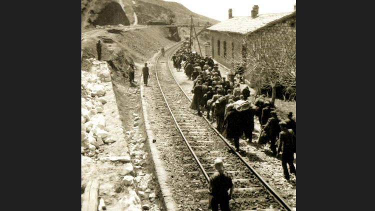 Σιδηροδρομικός σταθμός της Καρυάς: Επισκέψιμο μνημείο γίνεται ο μαρτυρικός τόπος θανάτου  δεκάδων Ελλήνων Εβραίων στην Κατοχή