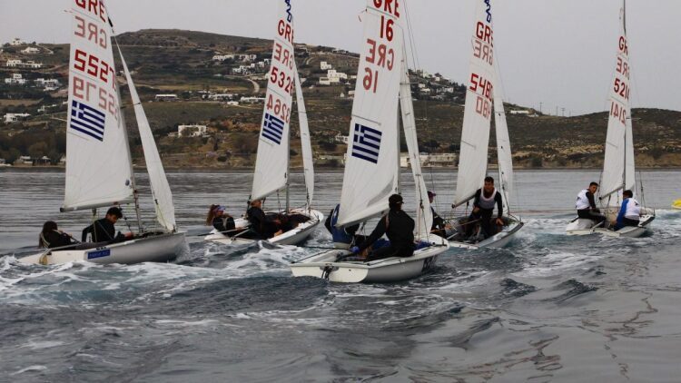 Ιστιοπλοΐα: Με 45 σκάφη και αθλητές από Ελλάδα, Τουρκία, ΗΠΑ ξεκινά το πανελλήνιο πρωτάθλημα 420