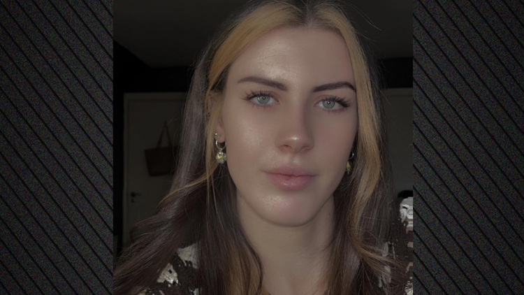 Πήγε το revenge porn σε άλλο επίπεδο: 24χρονη στη Βρετανία έστειλε γυμνή φωτογραφία του πρώην της στη μάνα του