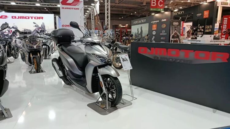 Το QJMotor SQ 350 στην Έκθεση Μοτοσικλέτας 2026
