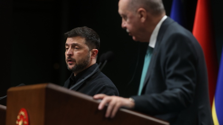 Ερντογάν και Ζελένσκι συναντήθηκαν στην Κωνσταντινούπολη και συζήτησαν για κοινά έργα εκμετάλλευσης φυσικού αερίου 