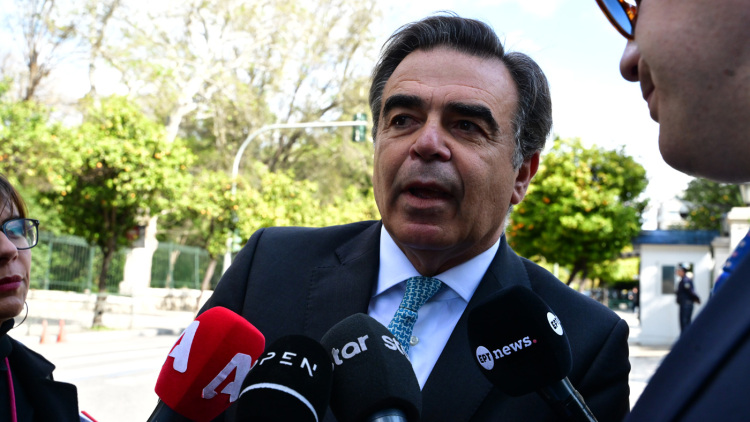 Ορκίζονται τα νέα μέλη της κυβέρνησης, στο Προεδρικό Μέγαρο Μαργαρίτης Σχοινάς, Βαγγέλης Τουρνάς και Μακάριος Λαζαρίδης
