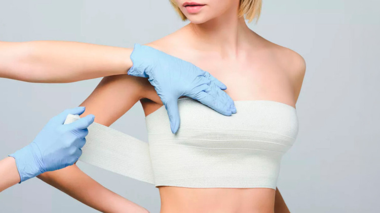 Παίρνουν λίπος από νεκρούς για να κάνουν αύξηση στήθους και γλουτών, η νέα τάση που προκαλεί αντιδράσεις