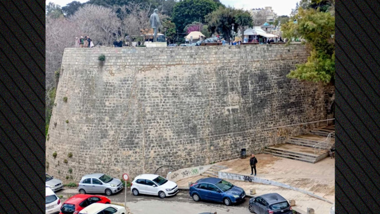 Σε κρίσιμη κατάσταση 94χρονος που έπεσε από ύψος άνω των 8 μέτρων στο Ηράκλειο της Κρήτης