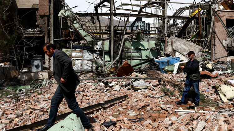 Πλήγματα κοντά στον πυρηνικό σταθμό του Μπουσέρ στο Ιράν, ένας νεκρός - Οι Φρουροί της Επανάστασης λένε ότι χτύπησαν πλοίο που σχετίζεται με το Ισραήλ στα Στενά του Ορμούζ