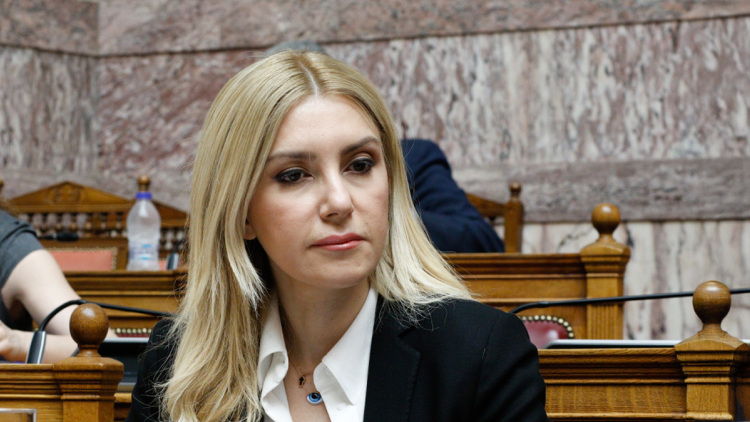 Η Αραμπατζή ζητά σύσταση προανακριτικής επιτροπής για να αποδείξει την αθωότητά της για τον ΟΠΕΚΕΠΕ