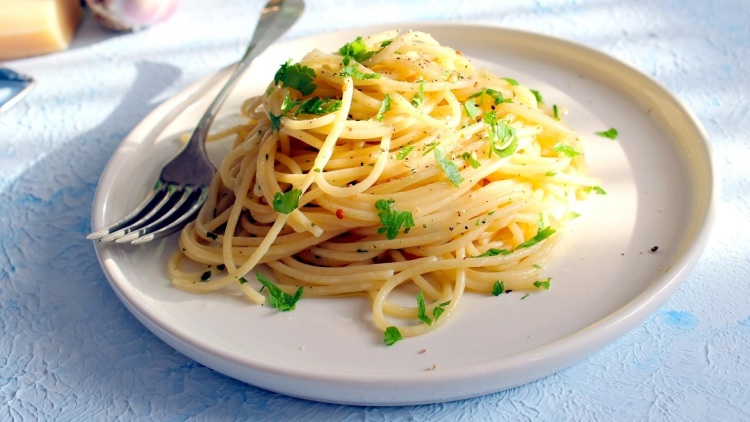 Πασχαλινό ημερολόγιο 2026: Τι τρώμε τη Μεγάλη Δευτέρα