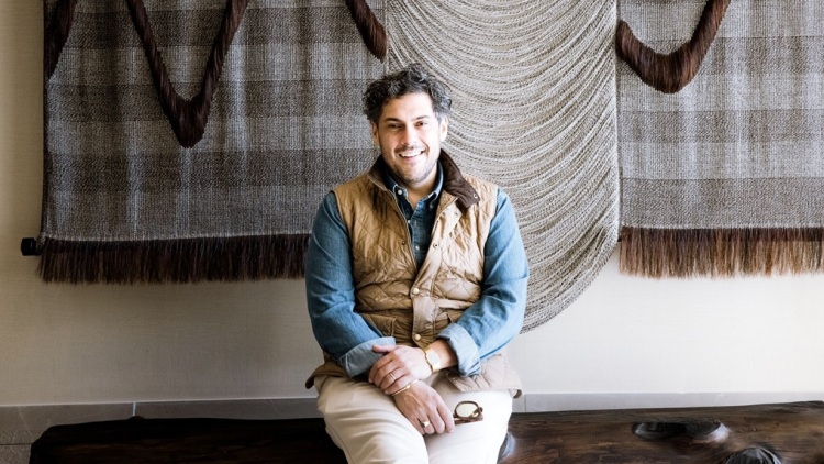 Πού πάει ο Αθηναγόρας Κωστάκος για ψώνια, φαγητό, καφέ και ποτό