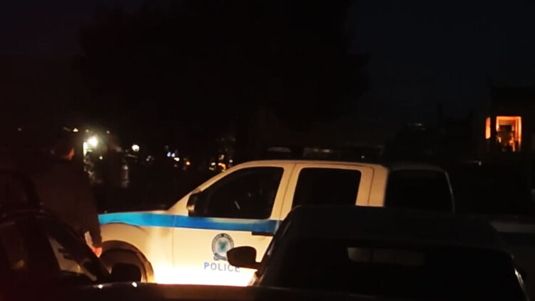 Θρίλερ στην Παλλήνη: 50χρονος βρέθηκε νεκρός σε χαντάκι με tie wrap γύρω από τον λαιμό του
