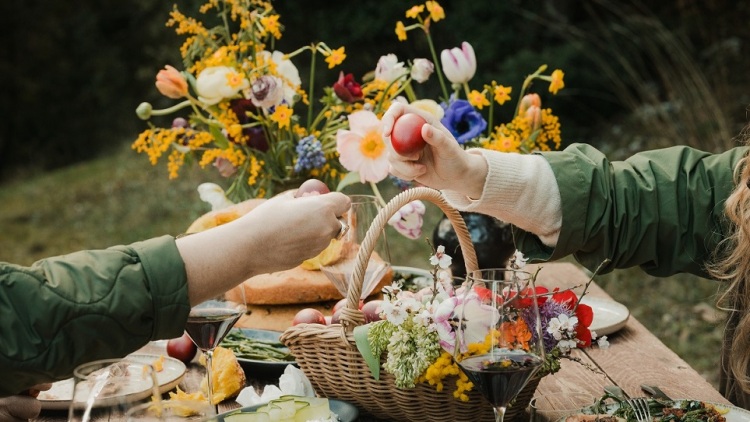 Πόσο θα κοστίσει φέτος το πασχαλινό τραπέζι – Τι δείχνουν οι τιμές για το 2026