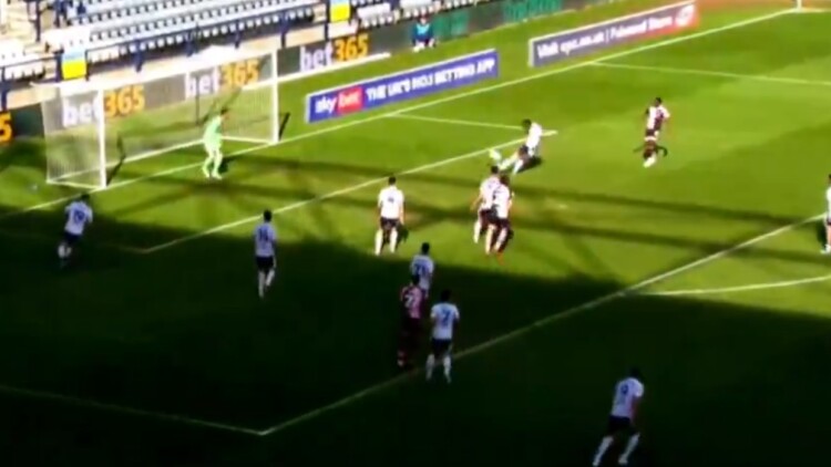 Βίντεο: Απίθανο αυτογκόλ και ανέλπιστος βαθμός