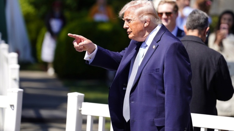 «Ζώα» αποκαλεί τους Ιρανούς ο Τραμπ: Σκοτώνουν διαδηλωτές, λέει, δείτε βίντεο