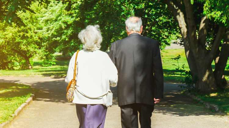 Πόσα χρήματα πρέπει να έχετε στην άκρη για μια άνετη ζωή στη σύνταξη;
