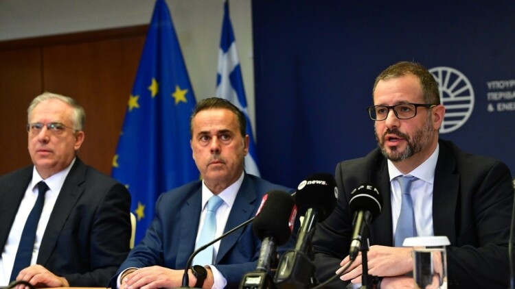 Ενεργειακό κόστος: «Χρυσή τομή» με πακέτο 100 εκατ. για τη βιομηχανία και 200 εκατ. για επενδύσεις