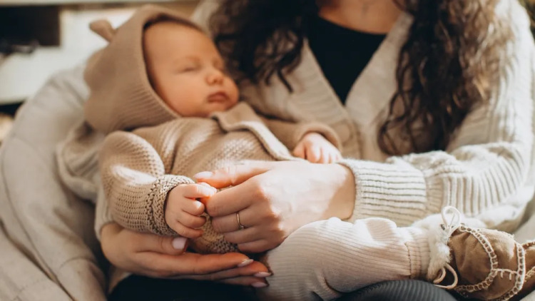 Ακραία ζέστη: Αυξάνει έως και 70% τον κίνδυνο γέννησης νεογνών χαμηλού βάρους
