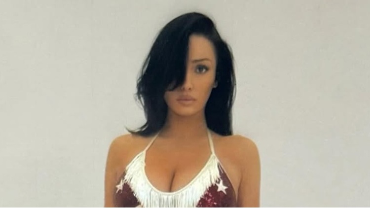 H Μπιάνκα Σενσόρι ξαναχτύπησε με μικροσκοπικό μπικίνι στο Instagram, δείτε φωτογραφία