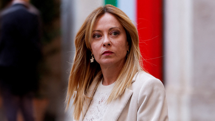 Αντιδράσεις για selfie της Μελόνι με κατηγορούμενο για μαφία: Λάσπη, καταγγέλλει η Ιταλίδα πρωθυπουργός