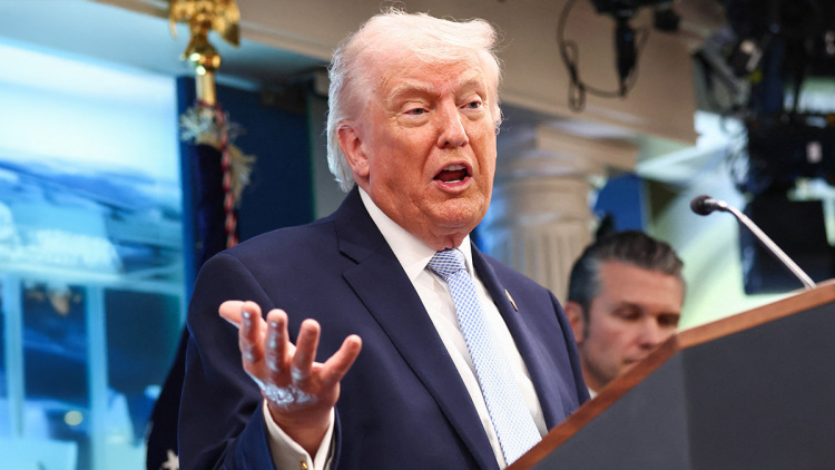 Άμεση ανάλυση: Η τελευταία προσπάθεια εξόδου του Τραμπ από τον πόλεμο και το ανέλπιστο δώρο στο Ιράν