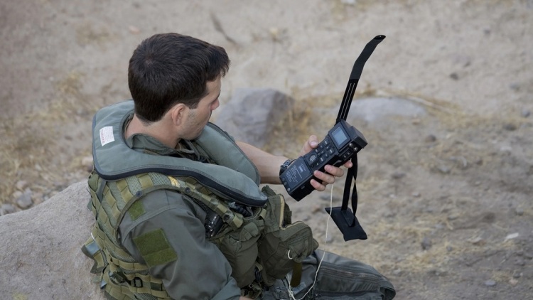 Πώς εντοπίστηκαν οι δύο πιλότοι του F15 που καταρρίφθηκε στο Ιράν: Η συσκευή που έστειλε το στίγμα τους στους διασώστες