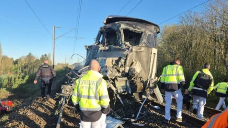 Γαλλία: Τρένο υψηλής ταχύτητας συγκρούστηκε με φορτηγό, νεκρός ο οδηγός και 27 τραυματίες