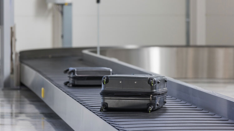 Ταξίδια: Το λάθος με τη βαλίτσα που κάνουν σχεδόν όλοι στο αεροδρόμιο και τους κοστίζει