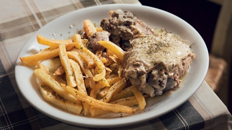 Αρνί λαδορίγανη της ταβέρνας Τεύθις στην Δημητσάνα