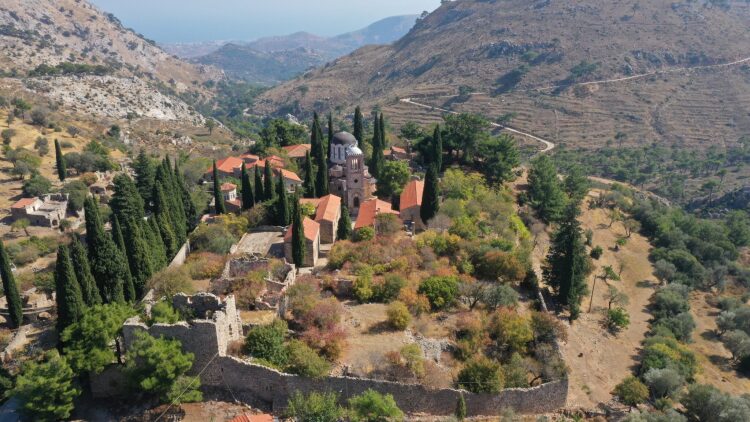 Νέα Μονή Χίου: Θρησκευτική κατάνυξη και ιστορικές αναφορές σε ένα Μνημείο Παγκόσμιας Κληρονομιάς της UNESCO