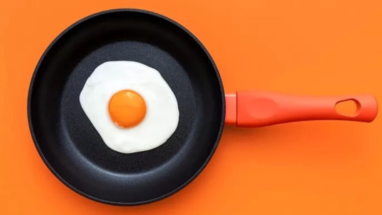 Γιατί ορισμένα αυγά έχουν πιο πορτοκαλί κρόκο;