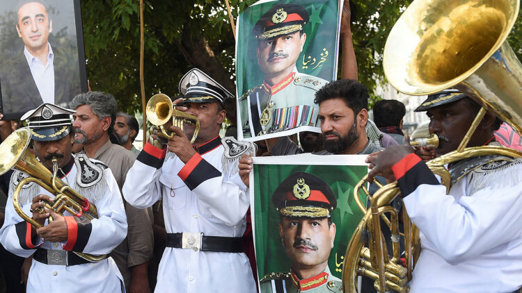 Πακιστάν: Πώς πέτυχε τη «μεγαλύτερη διπλωματική νίκη των τελευταίων ετών» στο Ιράν: Το πρόσωπο «κλειδί» και ο ρόλος της Κίνας