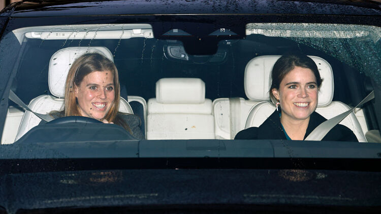 Γιατί οι Πριγκίπισσες Βεατρίκη και Ευγενία απουσίαζαν από την πασχαλινή εκδήλωση της βασιλικής οικογένειας
