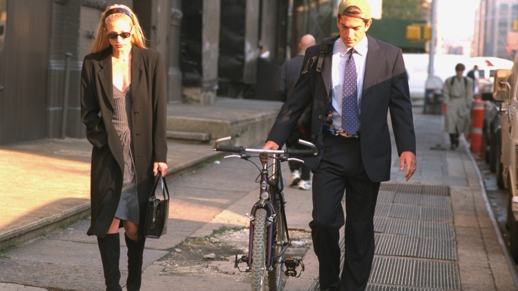 Η λιτή γοητεία της Kάρολιν Μπεσέτ Κένεντι
