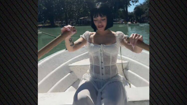 Η Marseux έκανε βαρκάδα στη Ρώμη, δείτε βίντεο